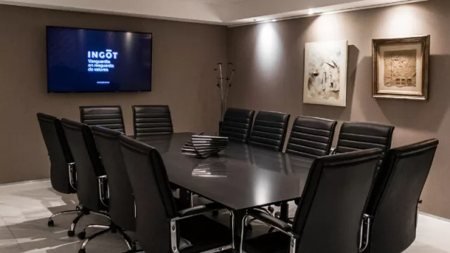 ¡Los bancos no dan abasto! Las salas de reuniones y las cajas de seguridad privadas, cada vez más demandadas (en un mes Ingot creció un 30%)