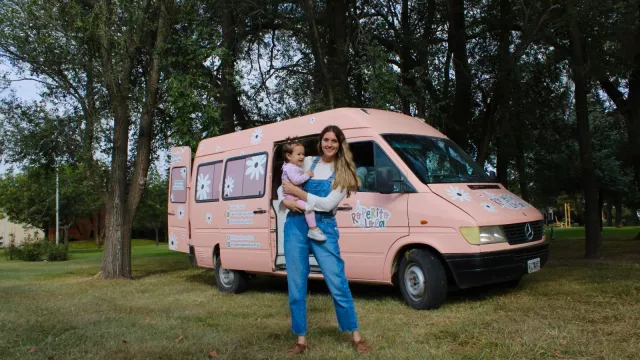 El Roperito de Lola: un innovador emprendimiento sobre ruedas (y compañía de lujo)