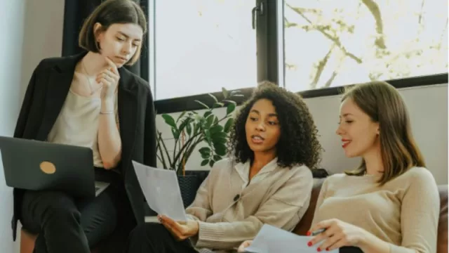 Cómo utilizar herramientas digitales para optimizar la gestión empresarial en 2024