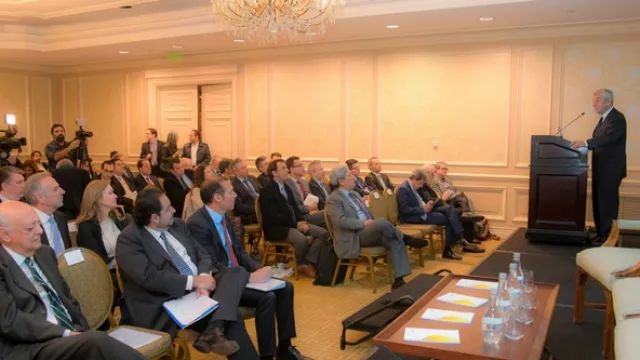 En qué consiste un sistema de intercambio del que habló Gutiérrez en Chile por el gas de Vaca Muerta 