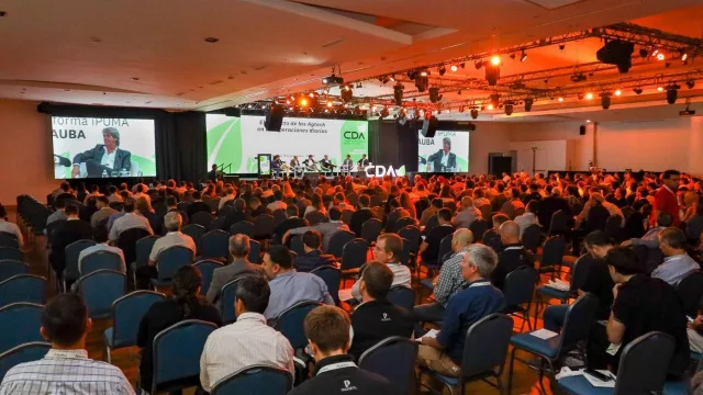 Masiva convocatoria al 2º Congreso de Distribuidores de Agro (el encuentro reunió a 1.800 asistentes y 30 panelistas en CABA)