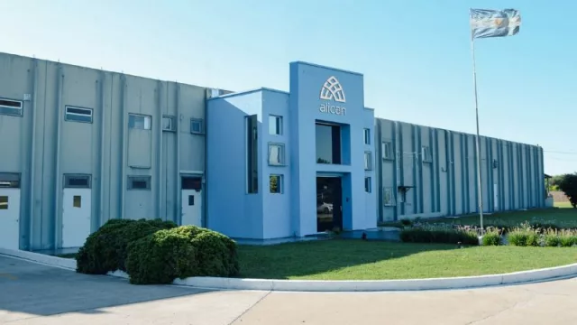 Mascotas felices (y veganas): Alican, el paraguas de Sieger, Agility y otras, triplica su producción y crea un alimento 100% vegano