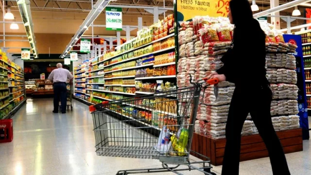 Dato: los supermercados de Córdoba son los de menores ventas por m2 de todo Indec ($ 6.400 vs. $ 9.238 promedio)