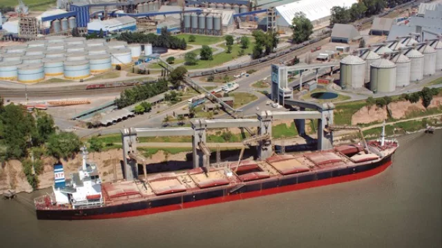 T6 SA, el puerto de mayor capacidad de carga y descarga del país ubicado General San Martín, Provincia de Santa Fe.