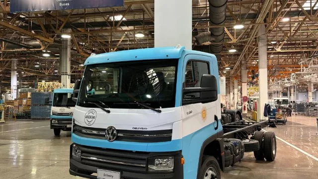 Volkswagen quiere discutir el mercado de camiones con Mercedes Benz e Iveco (cuántos y qué productos ya ensamblan en Córdoba)