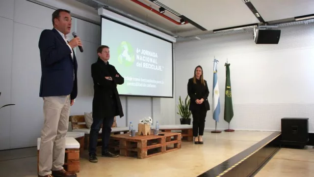 El reciclaje tiene cada vez “más fans” en Cordoba: más de 300 personas pasaron por la 6ta Jornada Nacional del Reciclaje (y esto pasó)