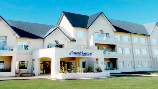 Saluda la llegada de Howard Johnson a San Francisco