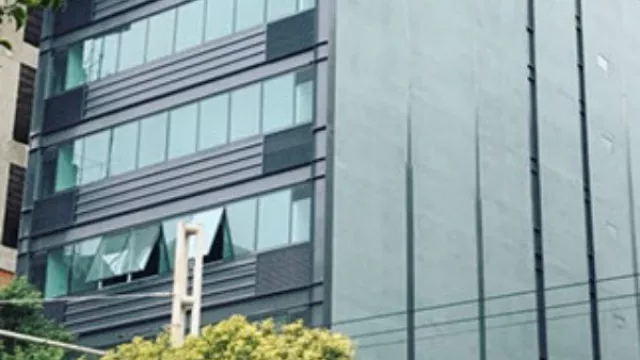 GP Office, casi 2.000 m2 de oficinas de acero en B° General Paz (listas para alquilar y ocupar)