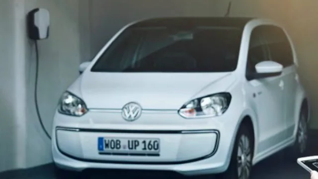 Grupo Volkswagen acelera su apuesta: en 2025, 1 de cada 4 vehículos de todas sus marcas serán eléctricos