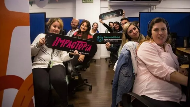 Trabajar en un call center no es cosa de chicos: 35 años el promedio de edad en Apex