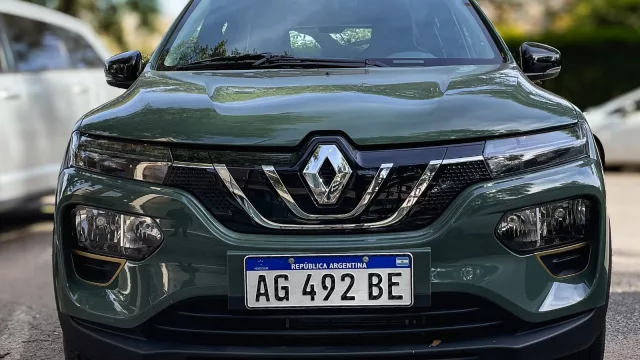 Probé el Kwid eléctrico de Renault y te lo cuento (un aliado para andar por la ciudad, pero no para cualquiera)