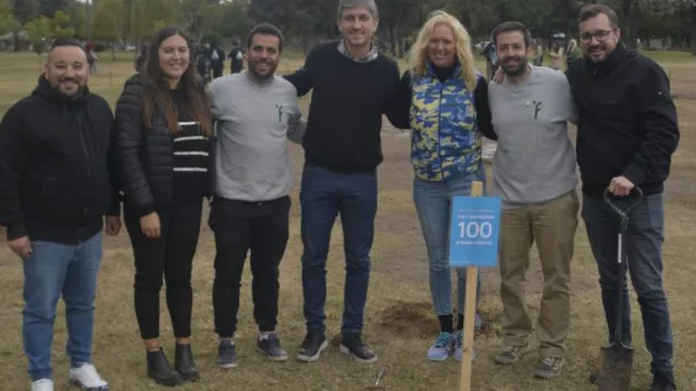 Forestaron el Parque Sarmiento con 100 árboles nativos