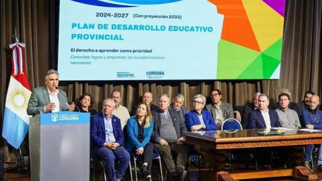 Llaryora presentó el Plan de Desarrollo Educativo Provincial 2024-2027