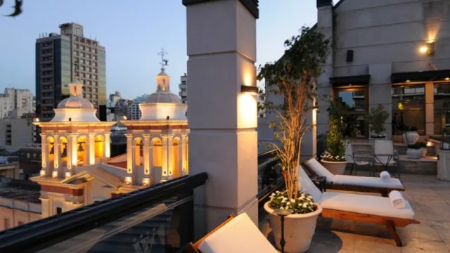 Impulsan abrir “roof top bar” en los hoteles céntricos (Windsor larga, ¿se suman Azur Real e Y111?)