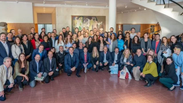 En busca de promocionar el turismo, la ciudad de Córdoba y de Trelew firman un convenio de colaboración y cooperación mutua