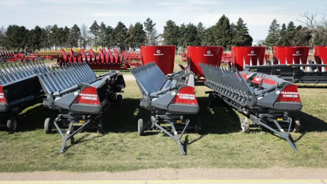 Cabezales, Mixers y Rotoenfardadoras. Los principales productos de la empresa nacida hace 85 años.
