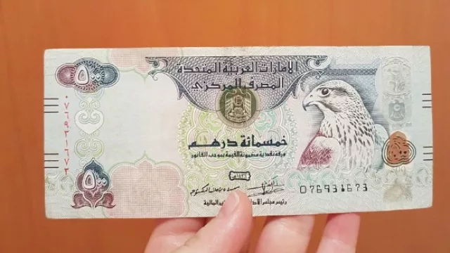 Una vuelta al mundo de los billetes más grandes de cada país