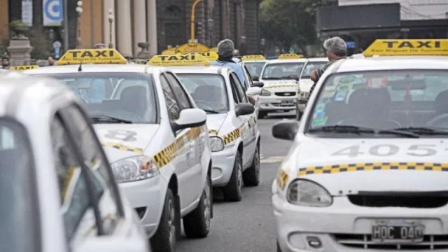 Subirse a un taxi en Tucumán podría costar más caro (evalúan una suba del 50% en la tarifa)