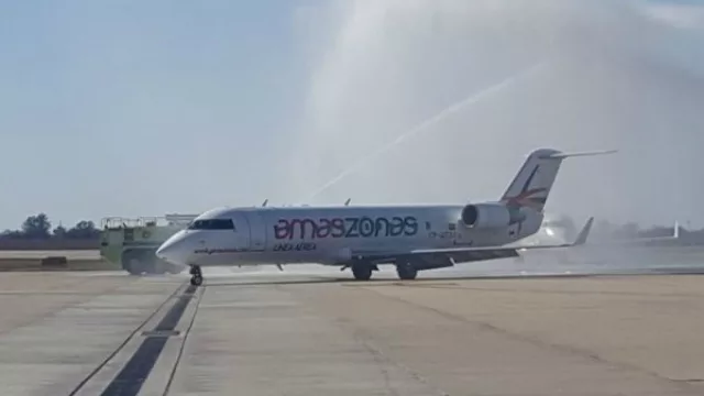 Con dos vuelos inaugurales, Amaszonas puso oficialmente un pie en Córdoba (a Montevideo en una hora y pico)