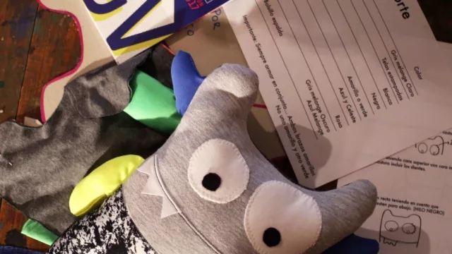 Ludoviko, un muñeco solidario ideal para el día del niño (by Vitnik y “Libres y Dignas”)