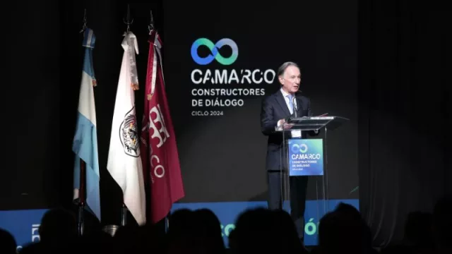 En la Convención Anual de Camarco, Weiss pidió "completar las obras en curso” (para evitar su deterioro y el despilfarro de lo invertido)