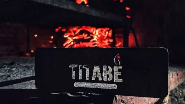 Desde fogoneros hasta palas, pinzas y atizadores (nuevos o para alquilar): Titabé, la marca cordobesa de “la solución para el asador”