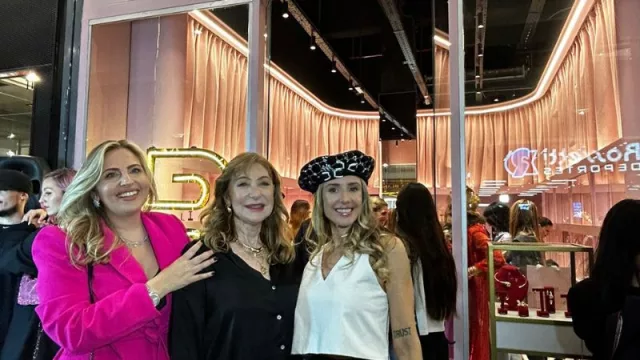 Bonnie Joyas, la marca que nació en Villa María llega a Nuevocentro Shopping (con un local estilo parisino y teatral)