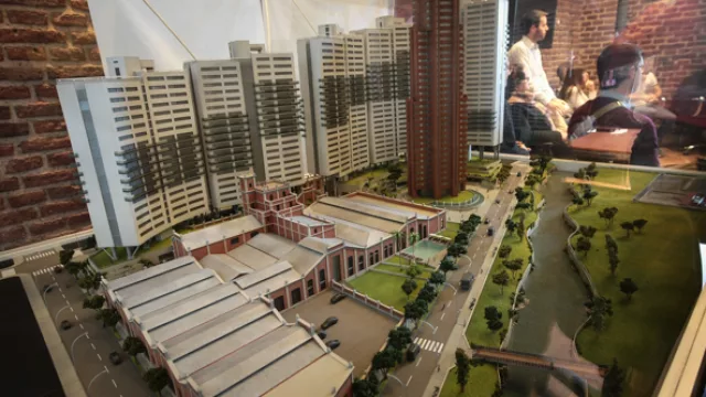 Los propietarios reclamaron frente al proyecto que ya tendría que estar terminado.