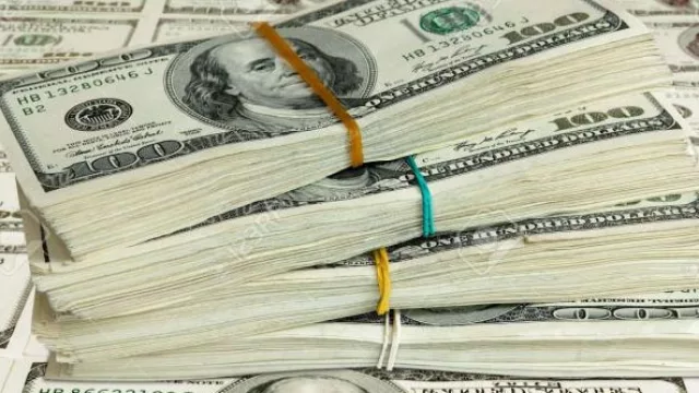 Cortitas y al pie: despertó el dólar y algo más