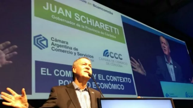 Cansado de las promesas, dice...