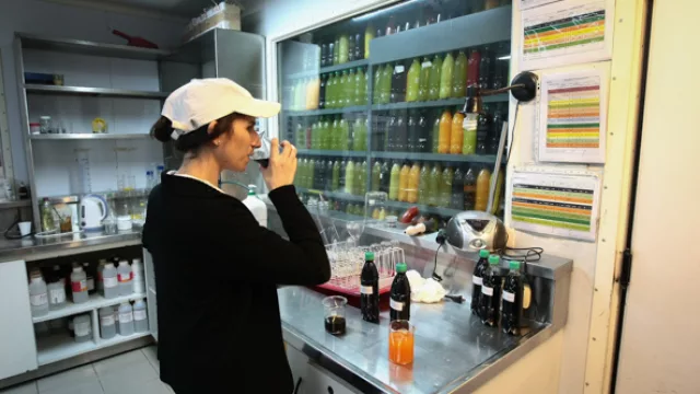 En la planta se realizan pruebas y controles diarios. 