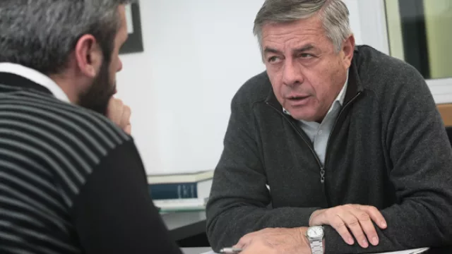 De Biasi recibió a InfoNegocios en su despacho y habló de todo. 