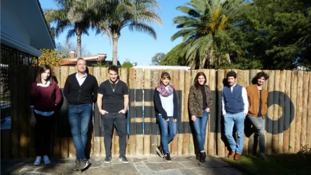 El equipo de HelloBrand: Francia, Toni, Franco, Flor, Yani, Franco y Agustín.