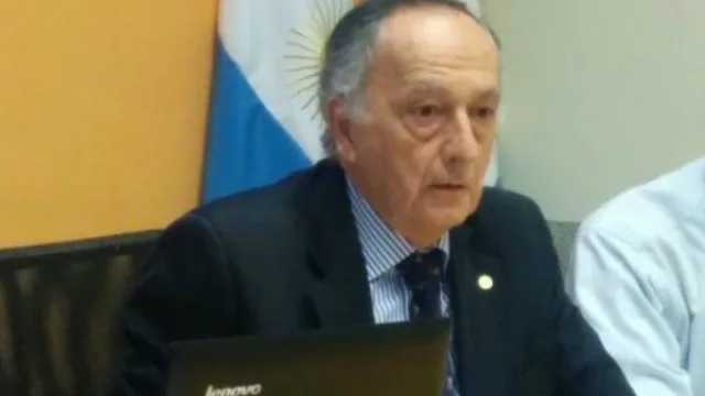 Industriales ven 2017 con leve recuperación y proponen "repensar" los convenios laborales