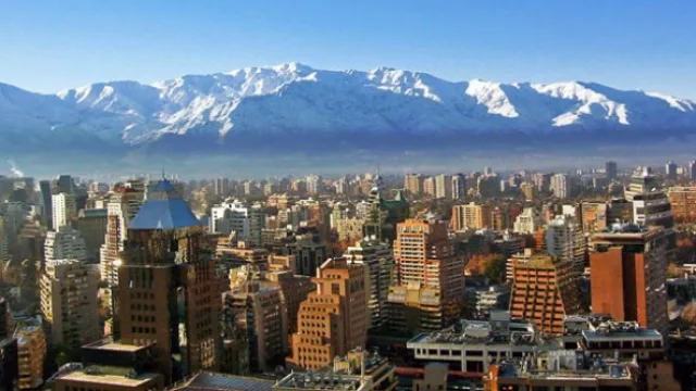 Sobre los viajes a Santiago de Chile en son de compras, opina...