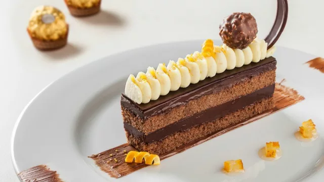 Julio se pone dulce de la mano de Ferrero Rocher (El Papagayo de Córdoba, también)