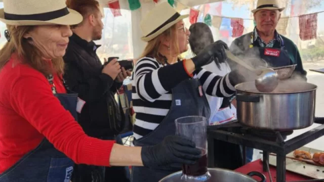 Con una verdadera fiesta italiana y más de 3.500 personas, Despeñaderos cerró la tercera edición del Festival Vin Brulé