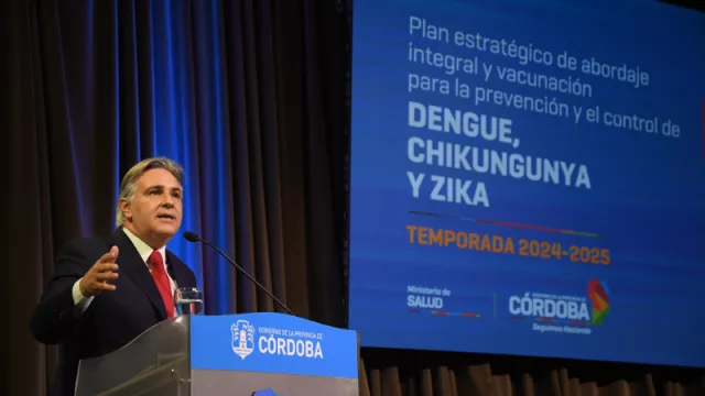Llaryora anunció la compra de 150.000 vacunas contra el dengue