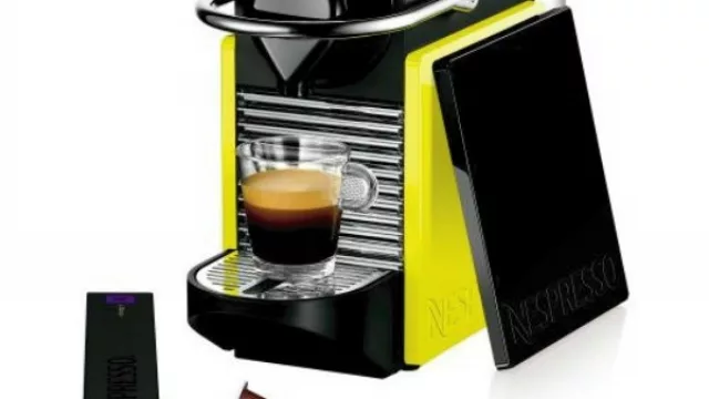 Arrancamos el lunes con un buen café: una cafetera Nespresso en El Juego de las Marcas