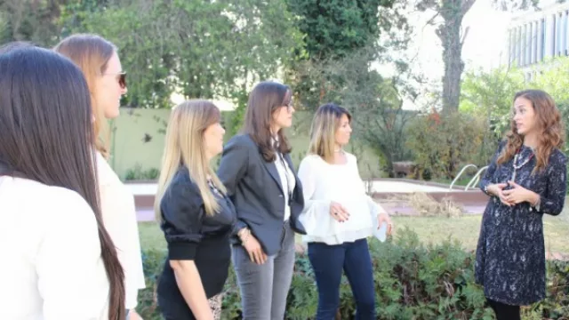 El team femenino de InfoNegocios en una 'presentación íntima' de la nueva sección con las empredoras. Fotografías: Julieta Diez. Maquillaje: Victoria Fierro.