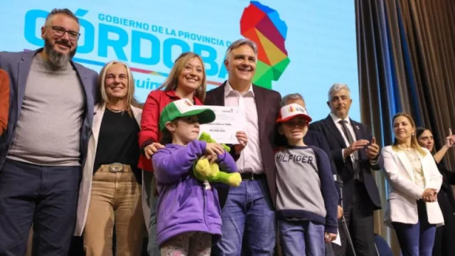 Llaryora anunció fondos para proyectos de inclusión de personas con discapacidad