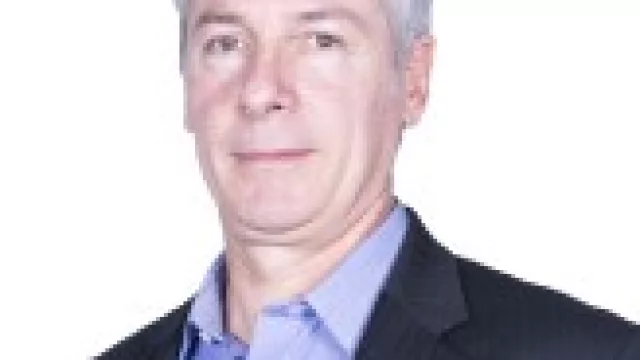 Auto Haus, un león vendiendo planes