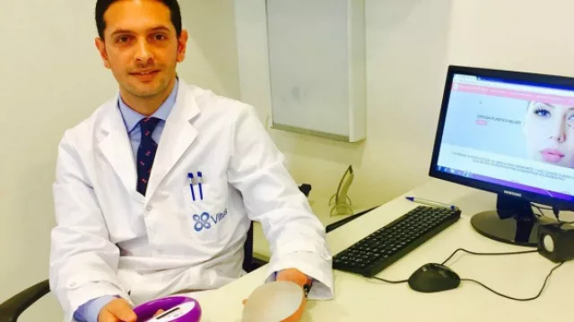 Llegan los implantes mamarios con chip (datos accesibles)