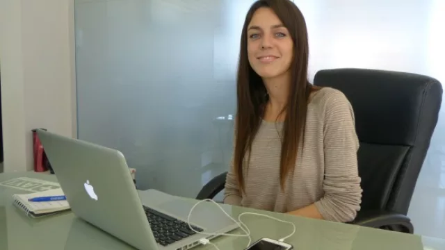 Sabrina Ayi hace 8 meses que se incorporó al área de comercialización de la empresa, anteriormente estuvo viviendo en Australia realizando un master