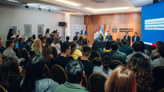 Por primera vez en la ciudad de Córdoba se pone en marcha una línea telefónica de contención, escucha y orientación profesional en salud mental y adicciones