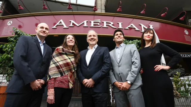 Hay equipo. Elías De los Santos (gerente de Administración), Natalia Waldesbuhl (gerente de Marketing) Fernando Gaido (Director General); Raúl Castro (Gerente de Operaciones) y María Guadalupe Montoya (gerente Comercial).
