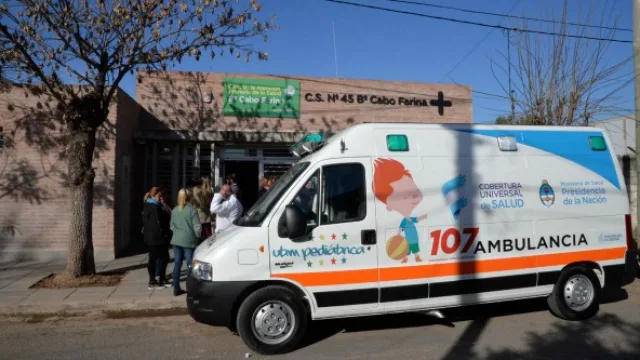 El municipio suma una ambulancia pediátrica y 100 computadoras al sistema de salud