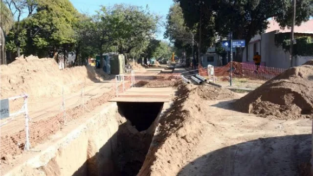 Avanza  la construcción del aliviador cloacal y el ensanche de avenida Duarte Quirós