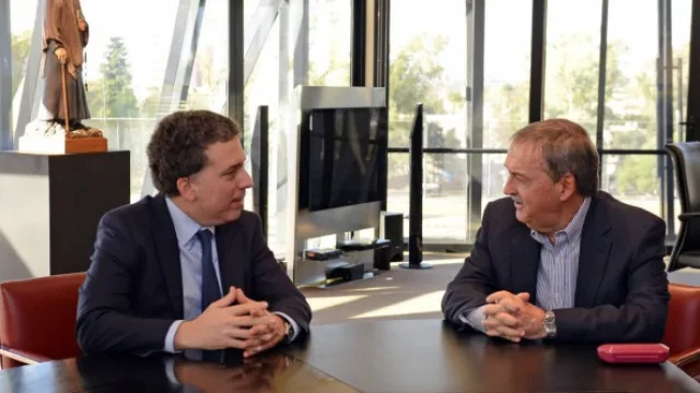 ´Muy buena charla con mi amigo Juan Schiaretti´, tuiteó ayer el ministro usando esta foto de Prensa de la Provincia.