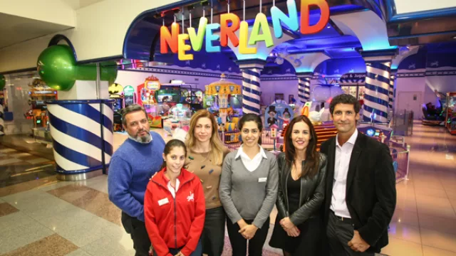 Favio Andino (gerente de Abastecimiento), Jésica Fabián (sucursal Córdoba Shopping), Gabriela Flores, Emilia Junco (suc. Córdoba Shopping), Erika Rossanigo y Emiliano Rufail.